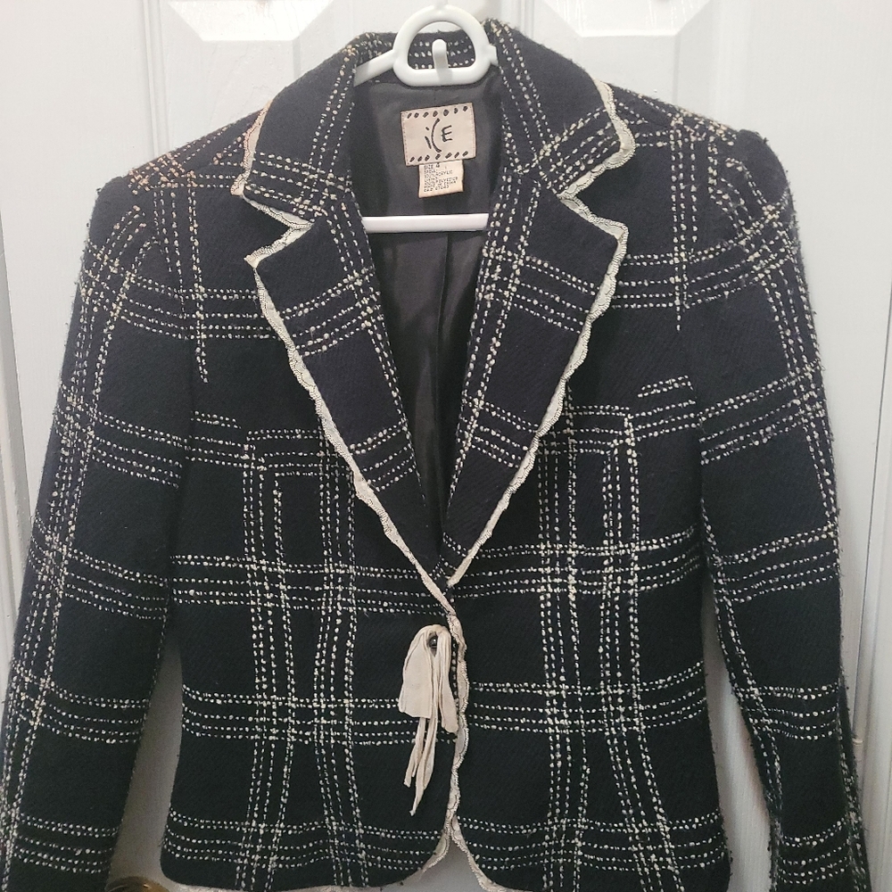Blazer,wool,lace trim,great preloved cond.,nice to wear in the Fall at office. - Picture 8 of 9